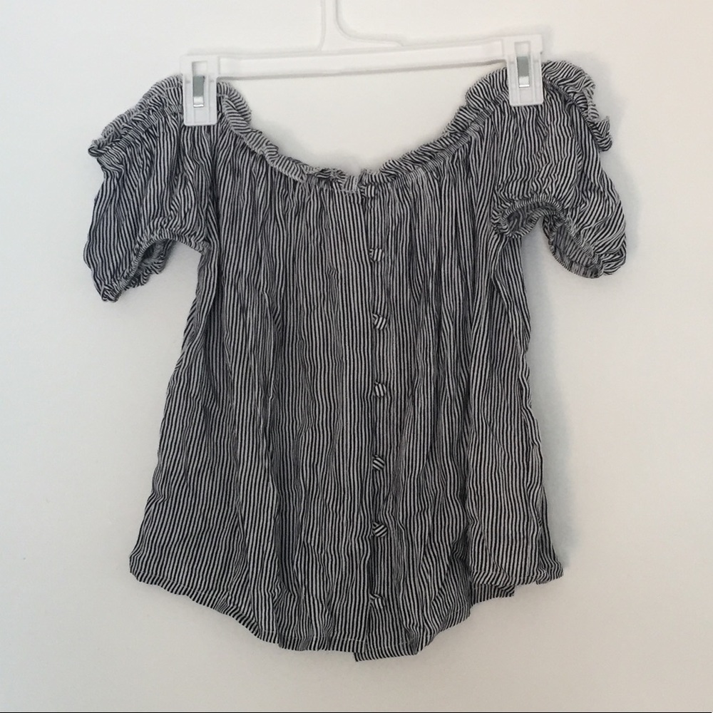 American Eagle off the shoulder blouse!